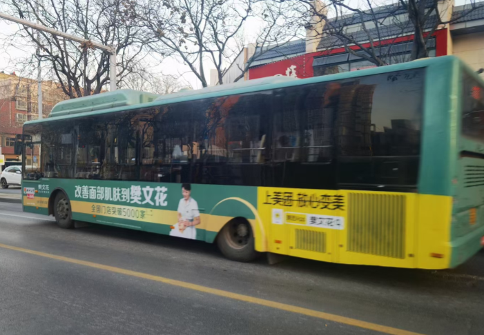公交廣告和燈箱廣告的區(qū)別？哪個(gè)好